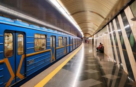 Киевское метро прекращает перевозку пассажиров с 23:00 17 марта — Кличко
