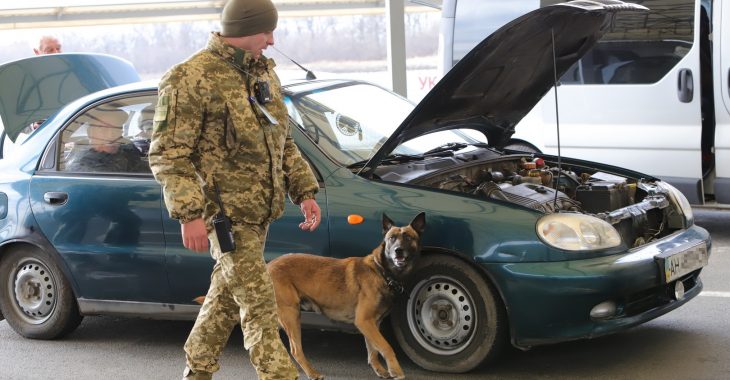 КПВВ «Мар'їнка» відновив роботу після обстрілів КПВВ «Мар'їнка» відновив роботу після обстрілів