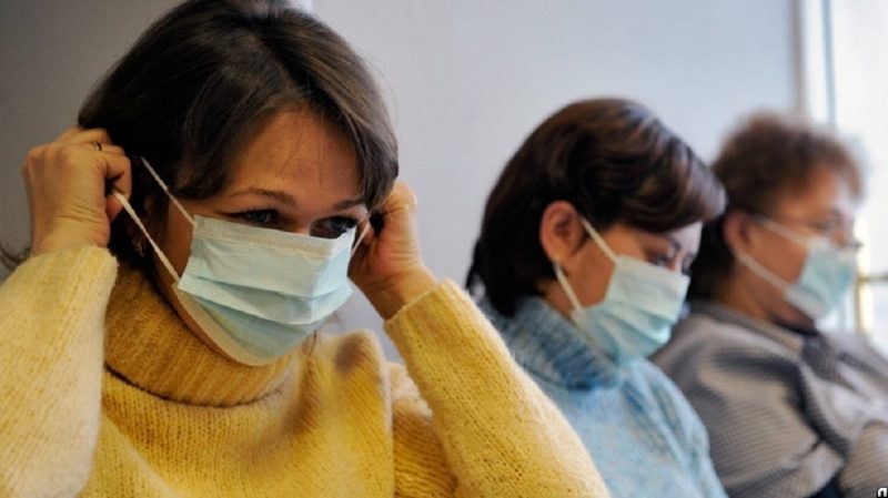 Як правильно носити маски: інструкція від лікарки