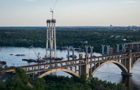 У Запоріжжі поновлюють будівництво мосту-довгобуду — Гончарук