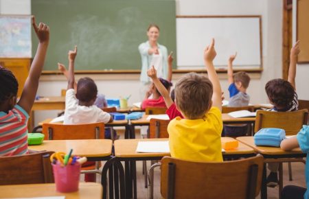 Вчителі зі стажем до 10 років отримають виплату в 21 тисячу гривень — МОН