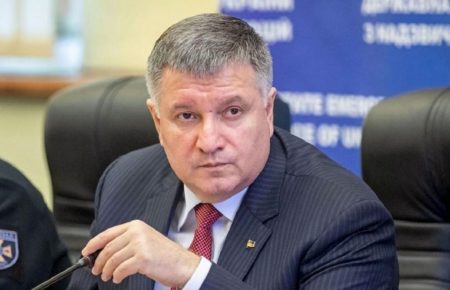 Аваков заявив про можливе продовження карантину до другої половини травня