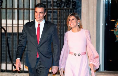 Дружина прем’єра Іспанії заразилася коронавірусом