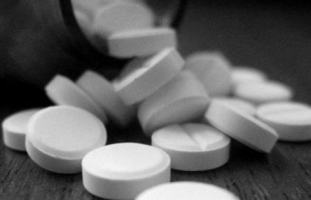 С полок аптек исчез «Плаквенил»: почему и как действовать тем, кто остался без лекарств?