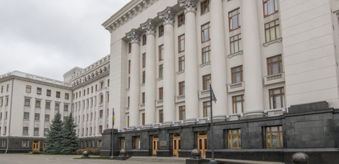 Возле Офиса Президента устроили акцию — просят Зеленского «обратить внимание на пленных»