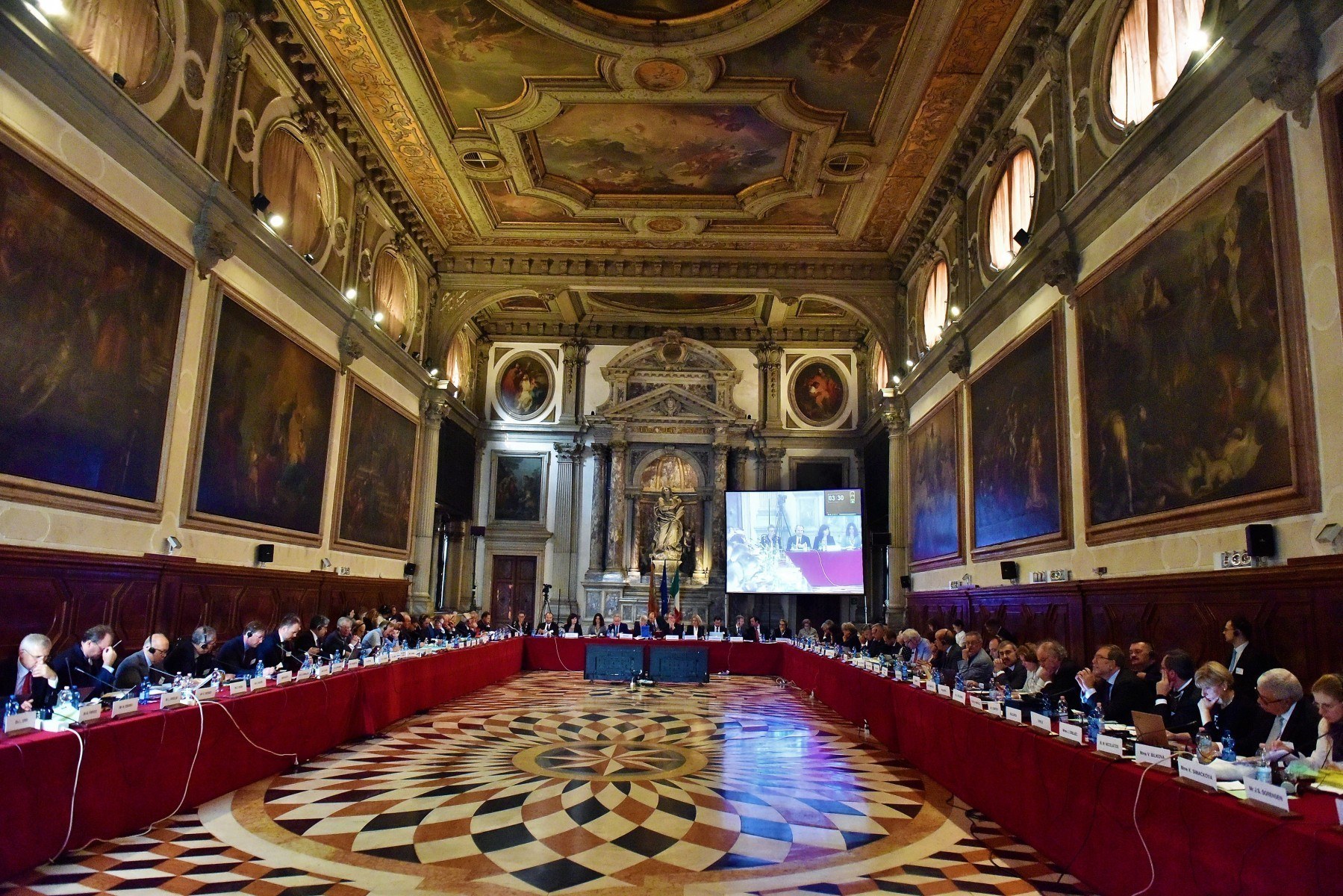 Венеціанська комісія скасувала пленарне засідання через коронавірус