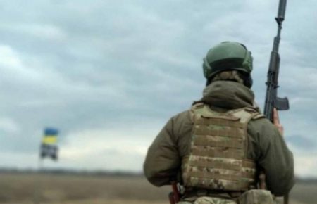 На Донбасі поранений один український військовий
