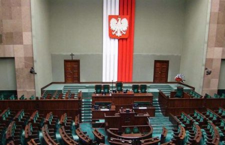 На президентських виборах у травні поляки зможуть голосувати поштою
