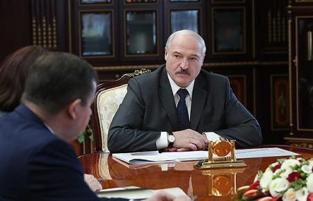 «У нас в стране от коронавируса не умер ни один человек» — Лукашенко