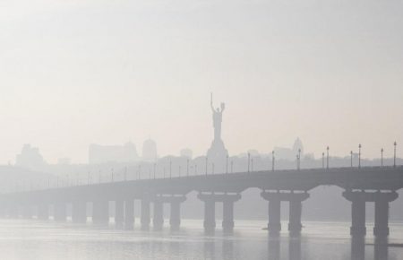 У Києві концентрація забруднювачів у повітрі у 33 рази вище норми