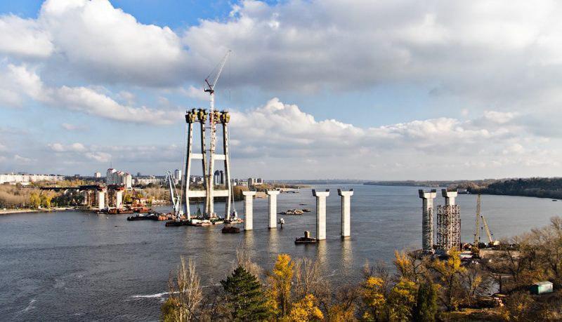У Запоріжжі відновили будівництво мосту через Дніпро, яке мало закінчитися ще 10 років тому