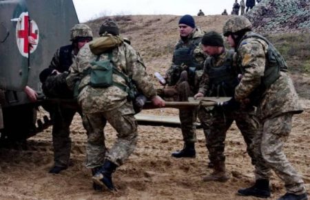 Ще двоє українських військових отримали поранення на Донбасі