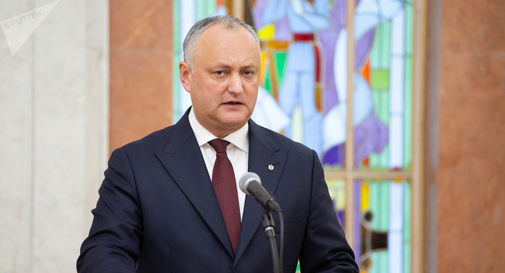 Президент Молдови Додон хоче встигнути до інавгурації Санду підписати закон про статус російської мови