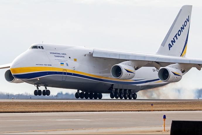 Український АН-124 «Руслан» доставив гуманітарний вантаж до США