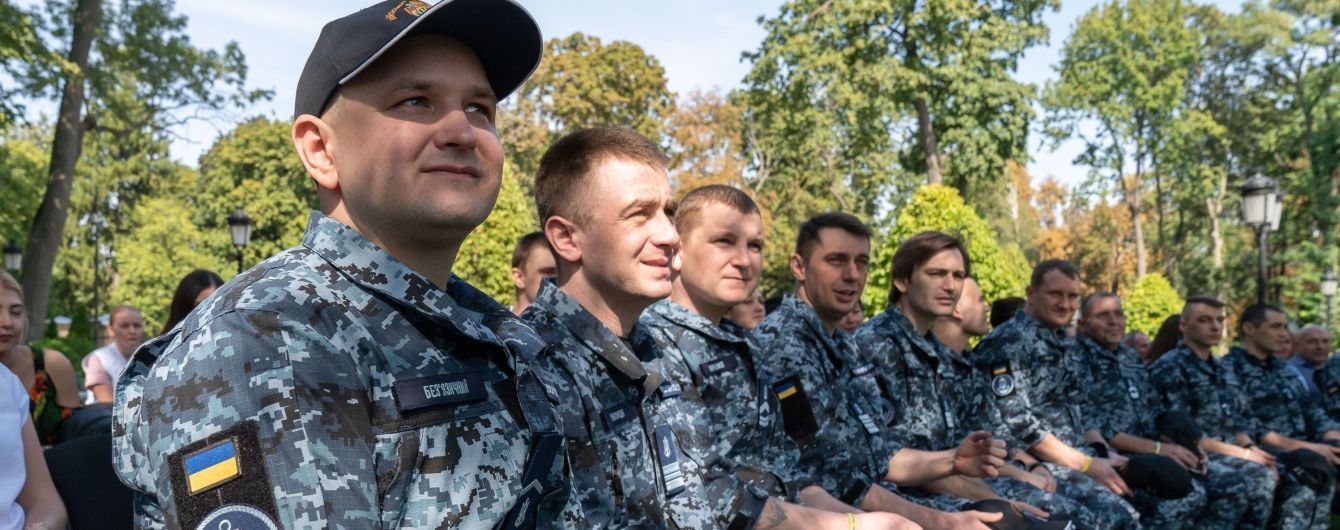 Звільненим з російського полону морякам надали статус УБД