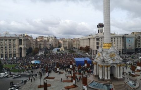 На Майдані Незалежності зруйнували виставку «Століття нескорених»