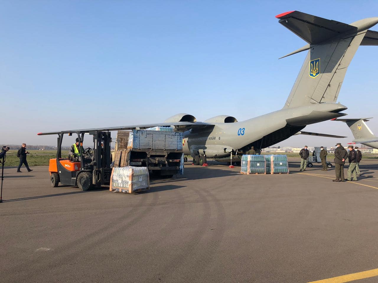 Україна відправила літак з гумдопомогою до Італії