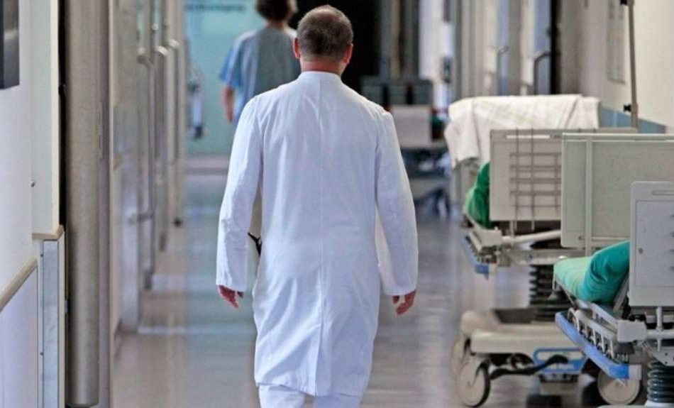У Тернополі чоловік на обсервації в лікарні покінчив життя самогубством