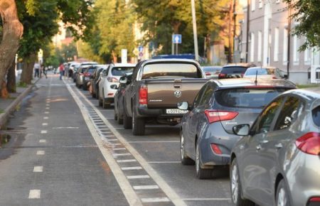 В Угорщині скасували плату за парковки, аби зменшити користування громадським транспортом 
