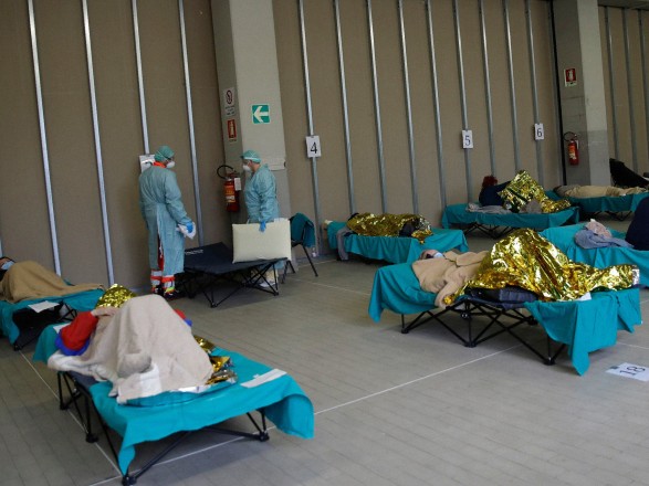 В лікарнях Італії перебуває близько сотні українців із COVID-19 — Аваков