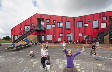 Данія першою у Європі відкрила початкові школи після карантину
