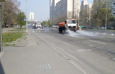 На миття Києва за добу використали більше 2 тисяч кубометрів води — Кличко