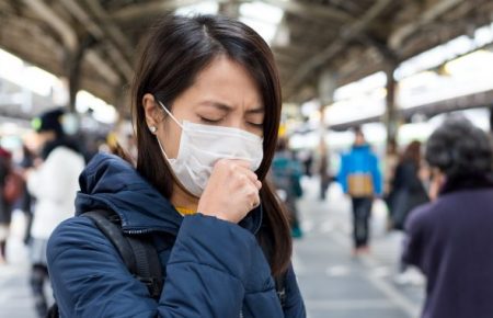 Исследование: ученые заявляют, что коронавирус может жить на поверхности маски до недели