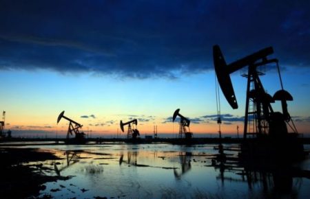 ОПЕК збільшила видобуток нафти