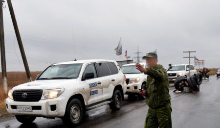 Боевики угрожали наблюдателям ОБСЕ и блокировали им выезд из Луганска — источник
