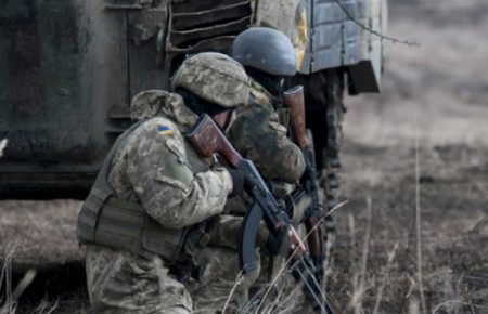 На Донбасі поранили одного українського військового