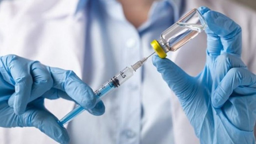 Зеленський пообіцяв мільйон доларів тим, хто винайде вакцину від COVID-19