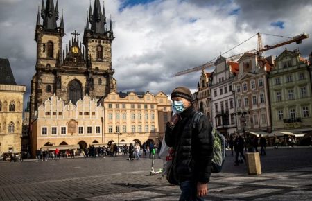 «Кохання під час корони»: у Чехії знімуть комедійний серіал про пандемію коронавірусу