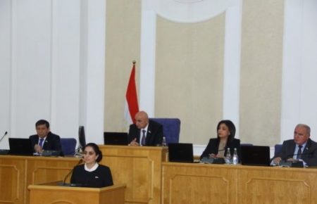 В Таджикистане запретят использование славянских окончаний в именах