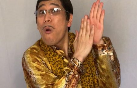 «У меня есть рука, у меня есть мыло»: японский певец Пико-Таро записал песню про мытье рук