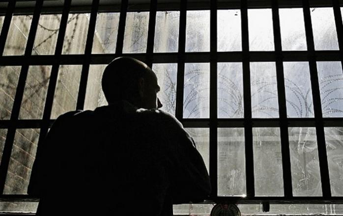 Влада має звільнити частину ув’язнених, щоб запобігти поширенню коронавірусу у тюрмах — правозахисники