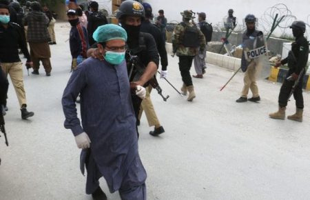 В Пакістані другий день поспіль страйкують лікарі