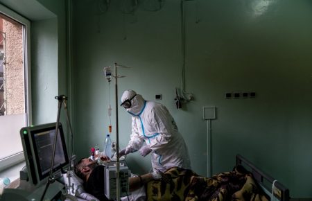 Науковці КПІ передбачають спад захворюваності на COVID-19 в Україні наприкінці травня