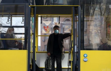 Регулярная дезинфекция и маски: Минздрав подготовил рекомендации по работе общественного транспорта