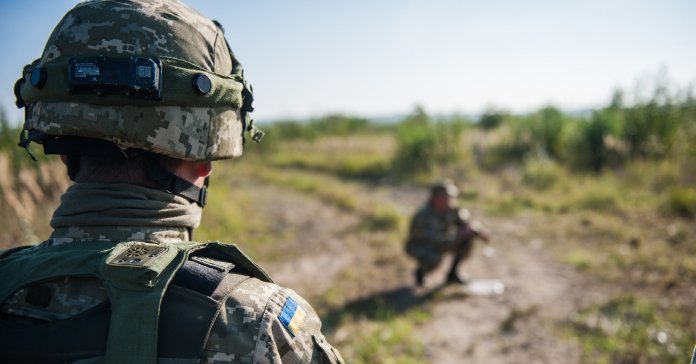 Доба на Донбасі: поранено двох українських військових