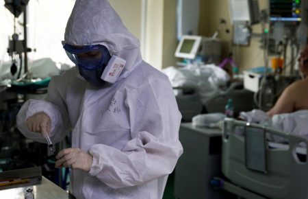 Степанов: В Академії медичних наук обладнають 500 медичних місць для хворих на коронавірус