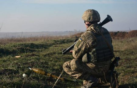 Бойовики 5 разів порушили режим «тиші», поранений український військовий