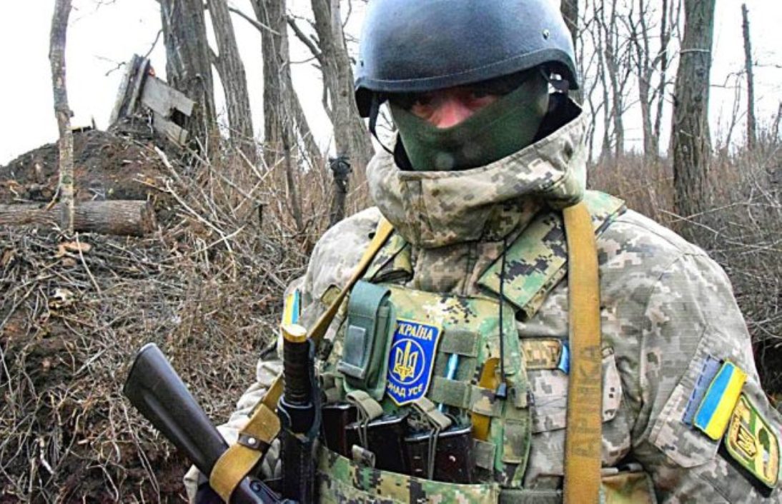 На Донбасі українські військові поранили чотирьох бойовиків
