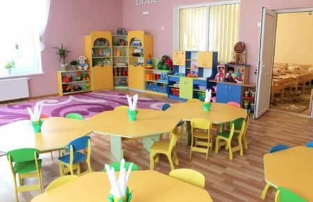 Без ковров и мягких игрушек: Минздрав предложил рекомендации по работе детсадов