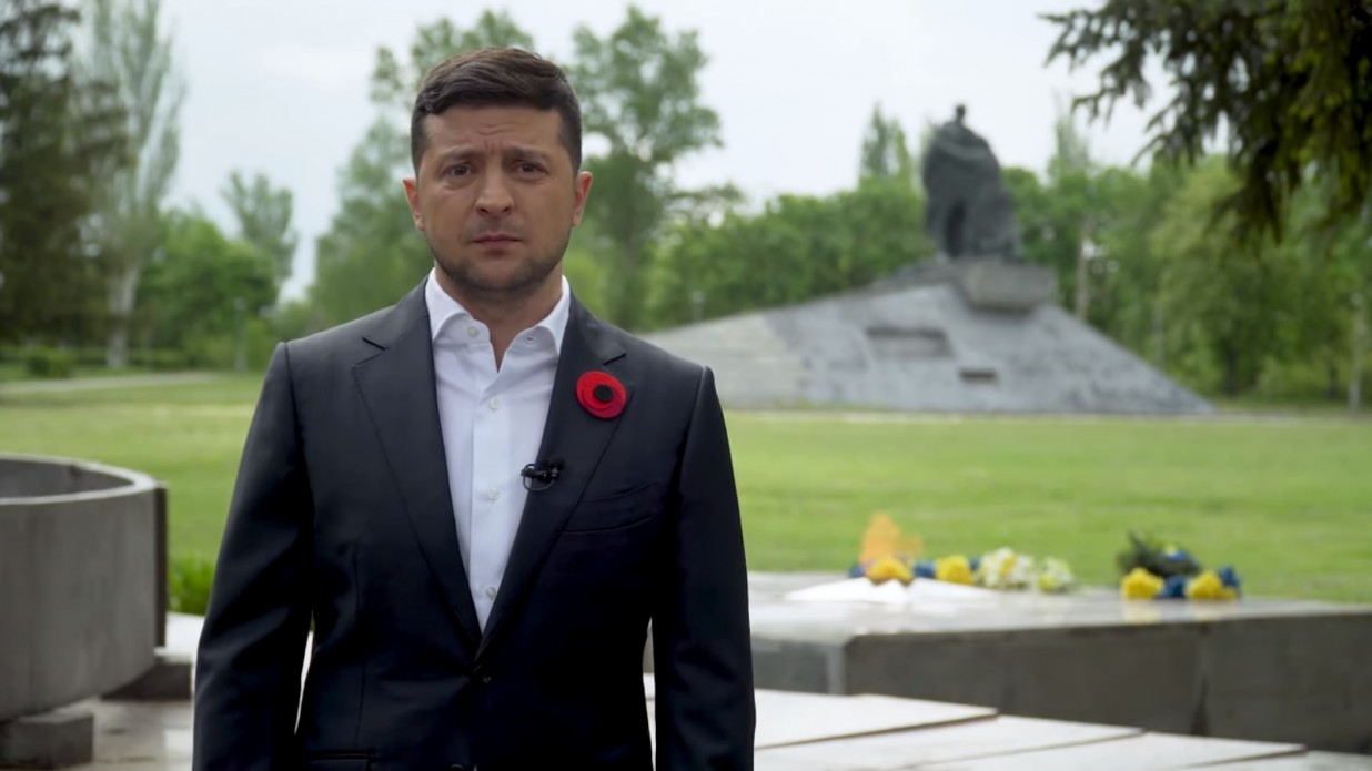 «Никогда снова»: Зеленский призвал украинцев не забывать жертв и героев Второй мировой