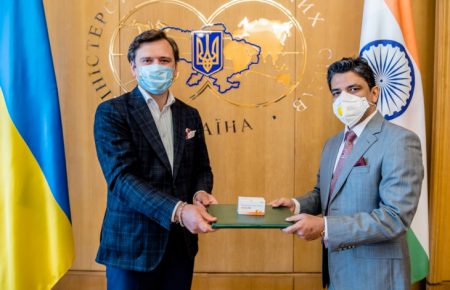 Індія передала Україні 30 тисяч противірусних таблеток
