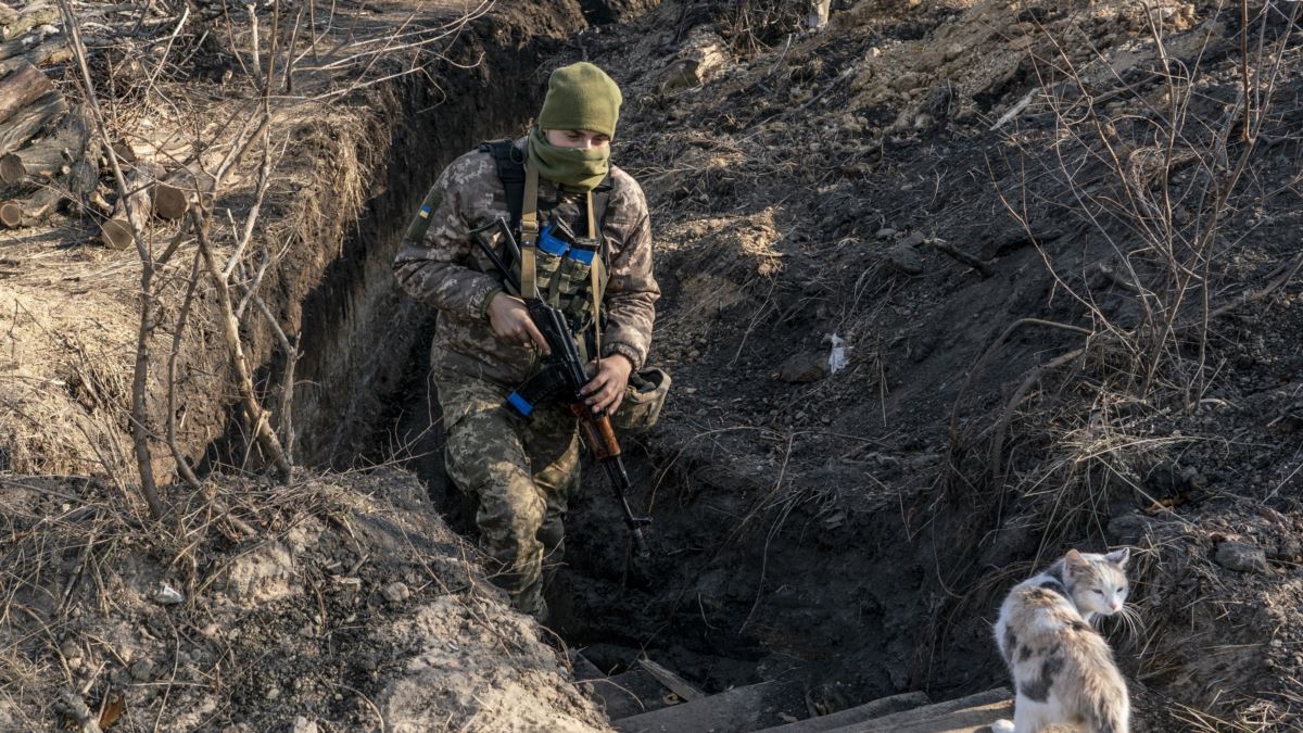 На Донбасі троє військових отримали поранення
