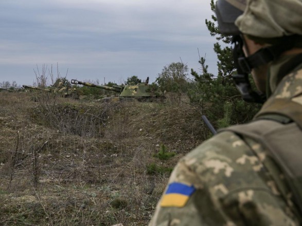 На Донбасі за минулу добу травмувалися двоє українських військових