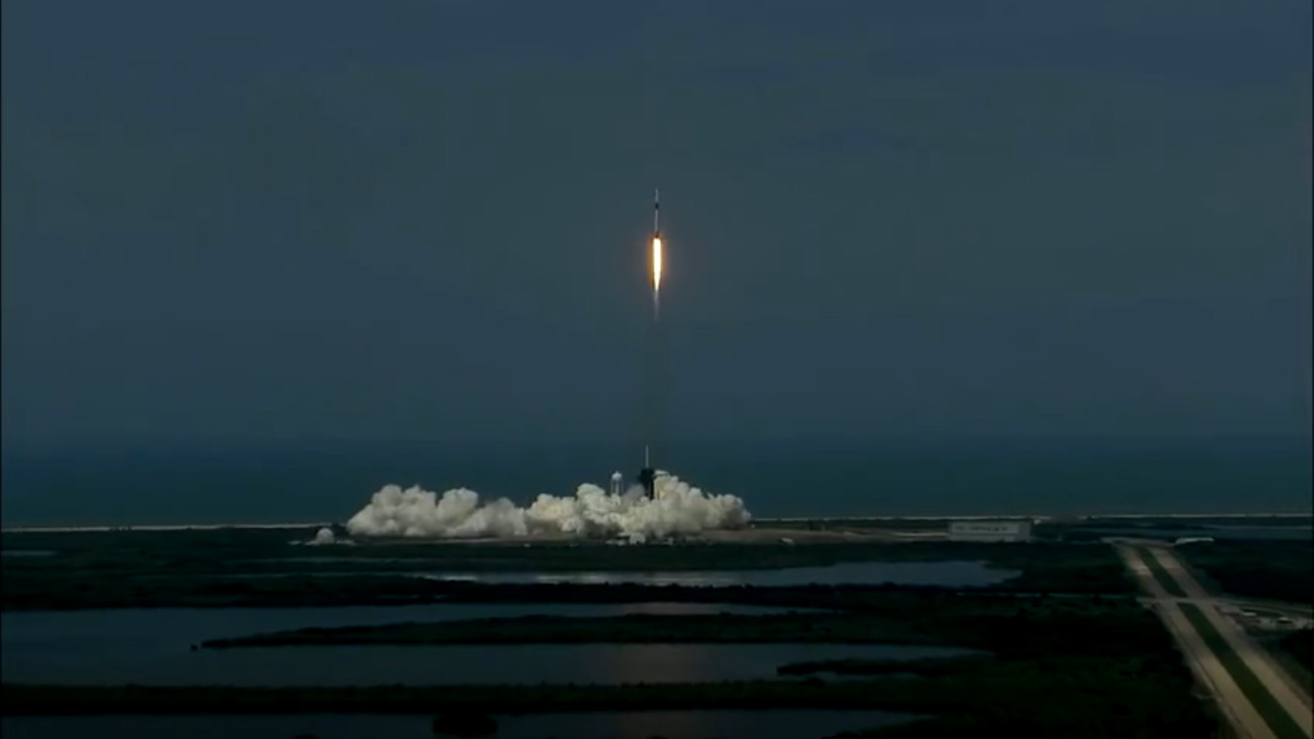SpaceX успішно запустила Crew Dragon