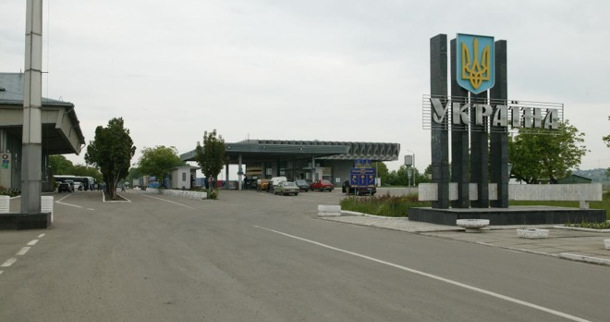 Сейчас украинцы могут пересечь границу на авто — Степанов