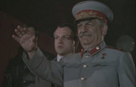 Від плакату до пародії: коли почали кепкувати з вождів у радянському кіно 